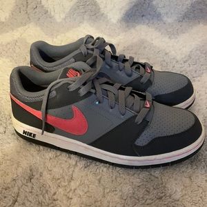 Dunk Low Nike Sneakers in Grey and Pink EUC